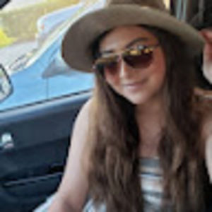 Meet your Posher, Elizabeth